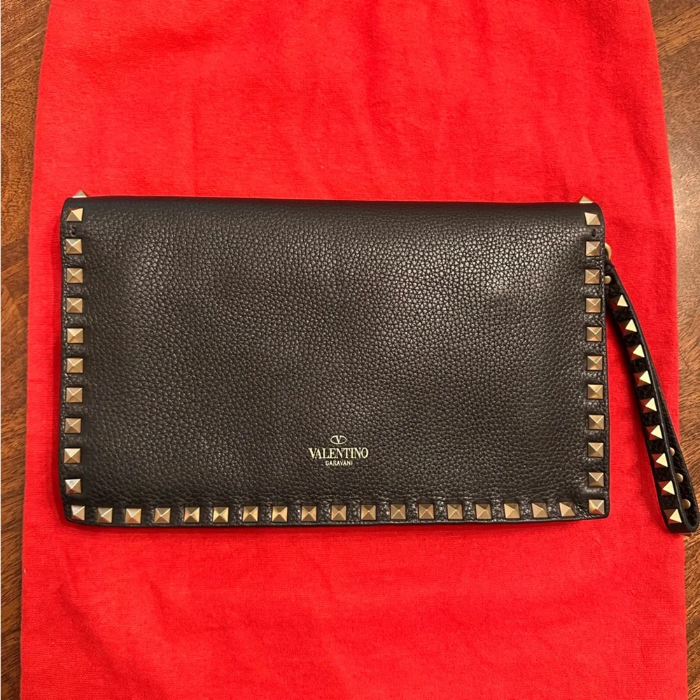 Valentino Garavani Rockstud calfskin leather clutch bag with beaded handle w COA